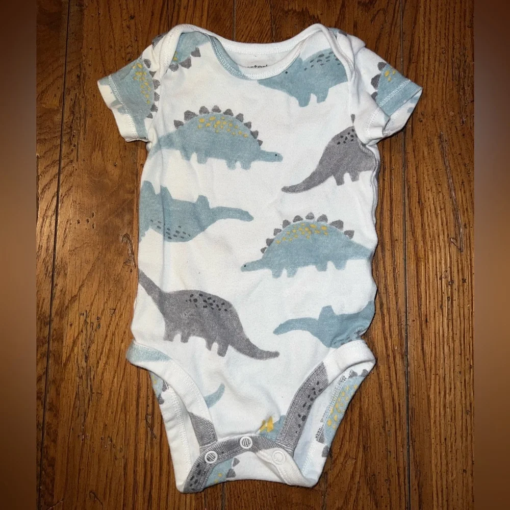 5 FOR 1 Carter’s Baby Dinosaur Short Sleeve Bodysuit Onesies! Size 3 Months.